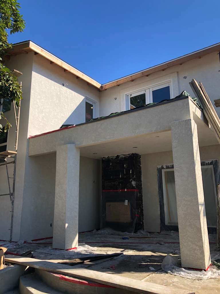 beautiful-stucco-color-coat-on-the-home-remodel