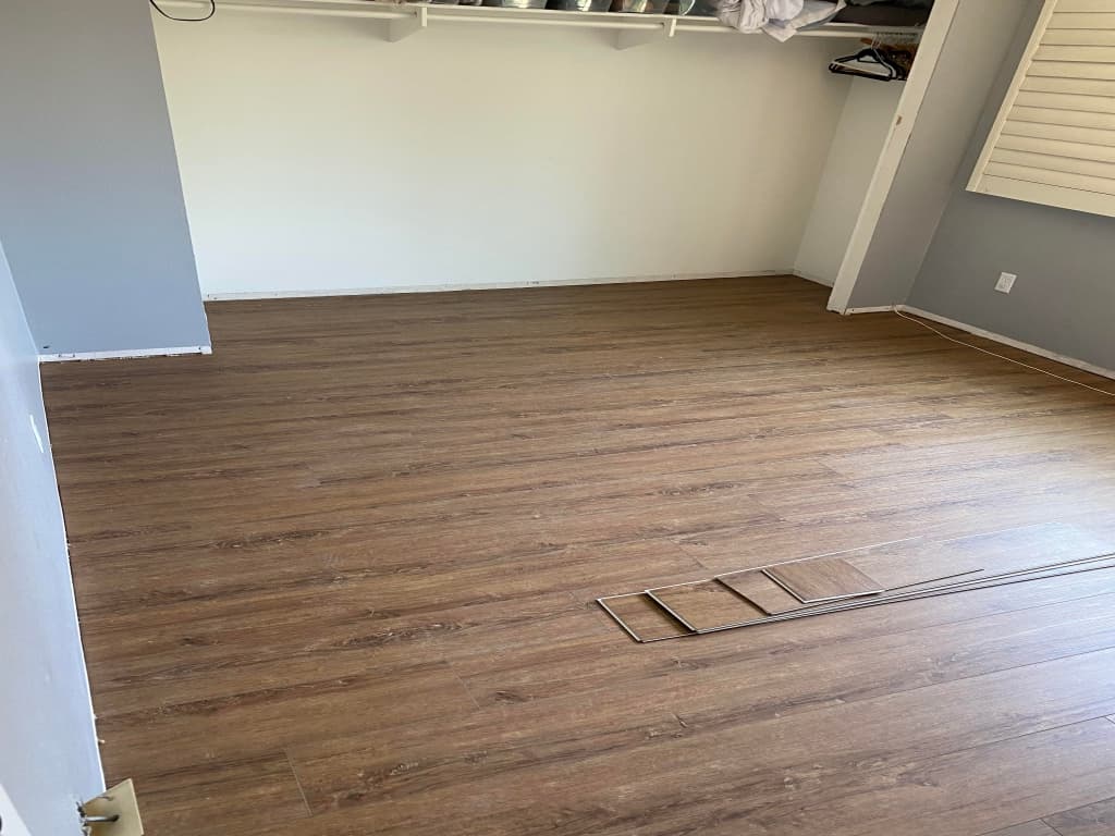 Cutting Wood Laminate Flooring, a2mcontractors