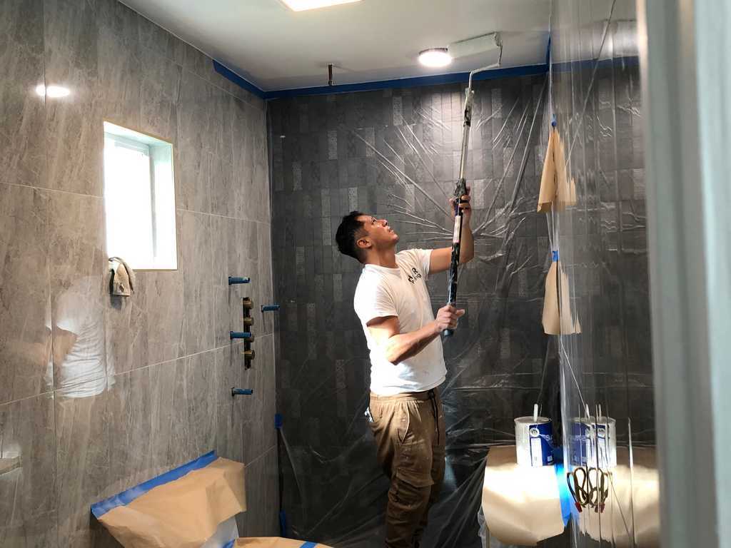 professional painter at a2mContractors