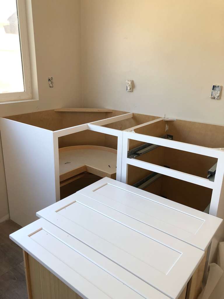 installing kitchen cabinets